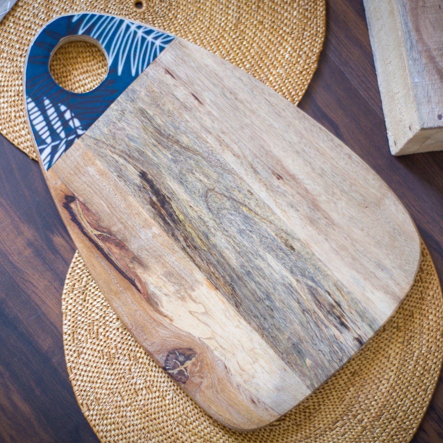 Brown Mango Wood Printed Leaf Placement Chopping Board