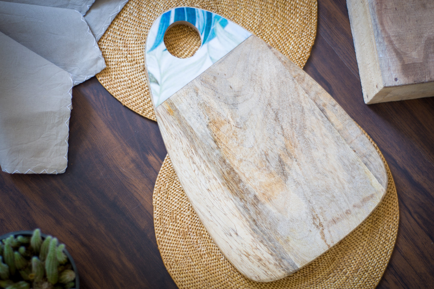 Brown Mango Wood Printed Leaf Chopping Board