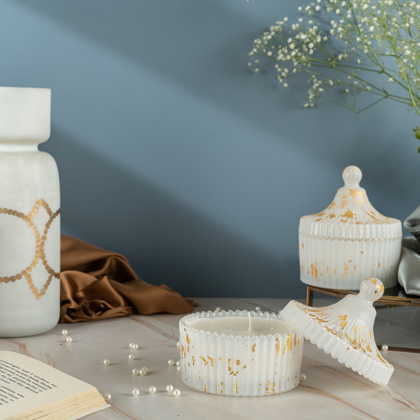 White Glass Abstract Pattern Candle